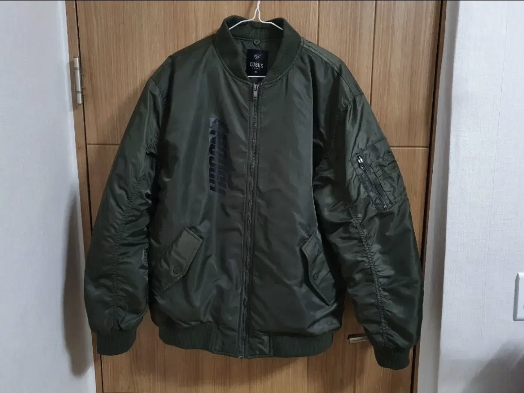 항공점버 105싸이즈 팔아요.