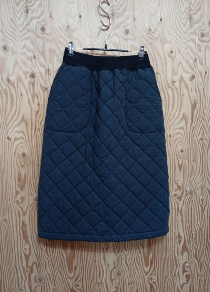 치키타 다이아몬드 퀼팅 스커트