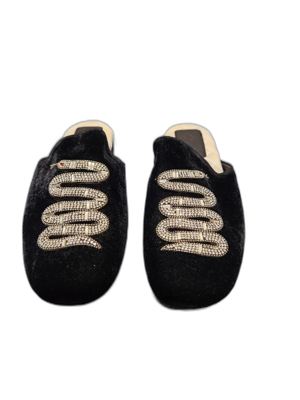 블랙 벨벳 뱀장식 슬리퍼