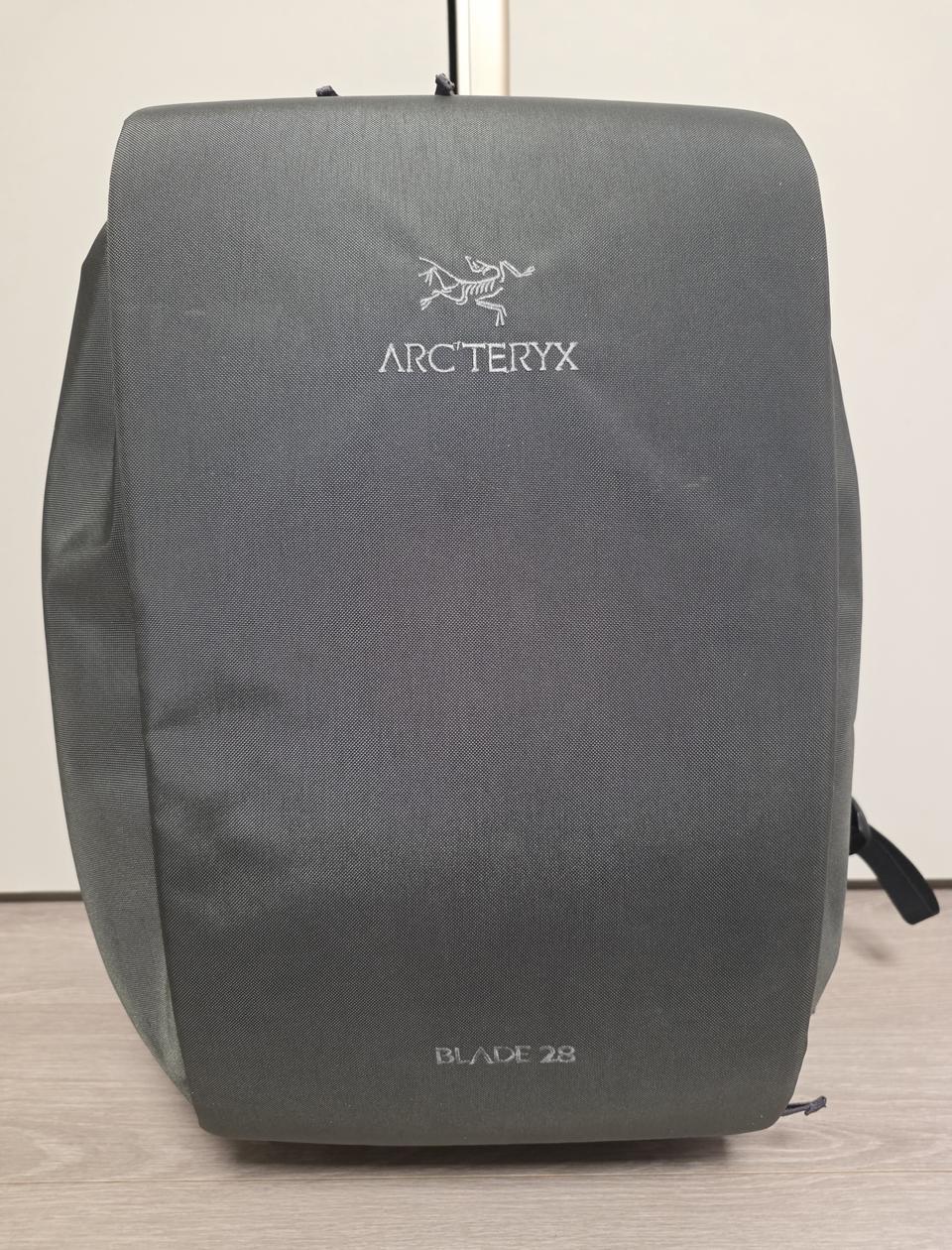 아크테릭스 블레이드 28 Grey 백팩 (Blade 28 Backpack