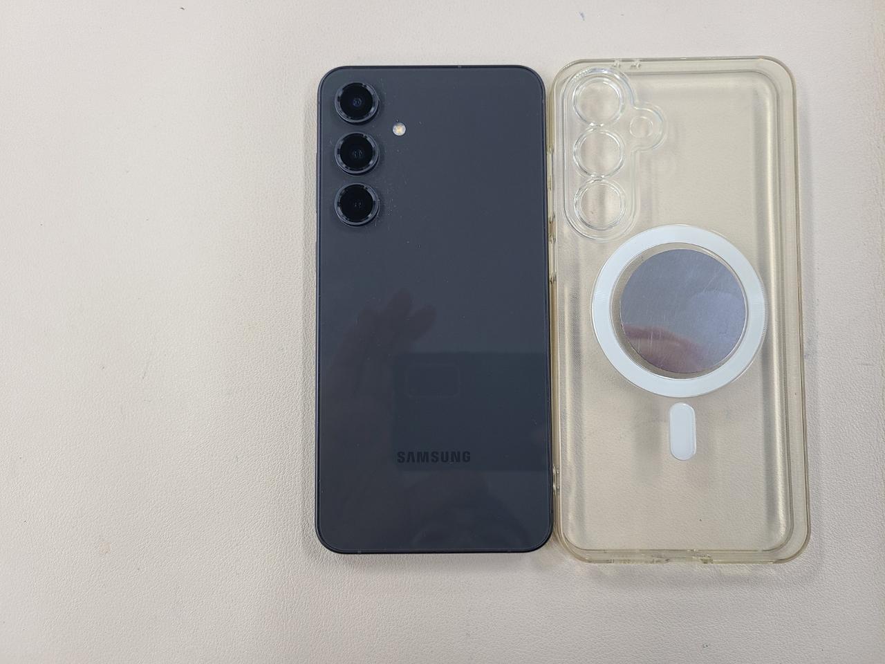 갤럭시s24fe 256G 실사용3개월 무찍힘 밧데리100프로 ^^