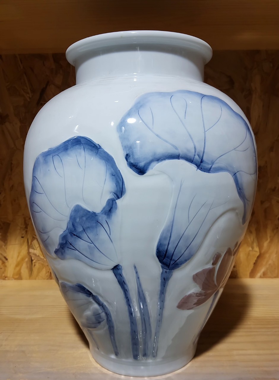 청화 백자 연화문 도자기