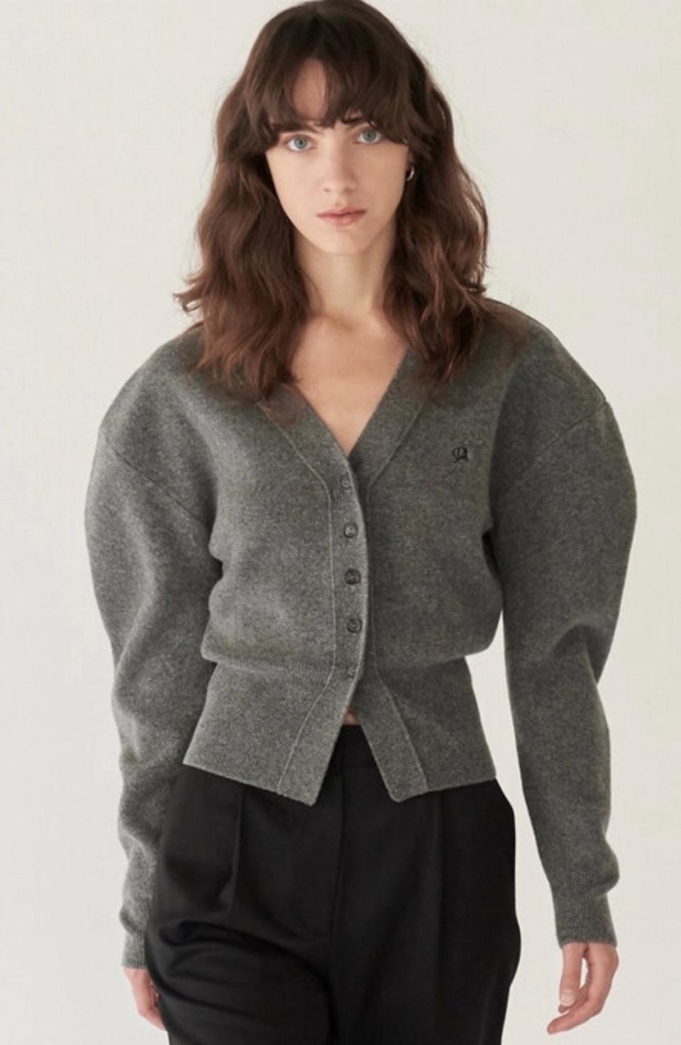 택O) 다이애그널 라운드 실루엣 울 가디건 다크 그레이 [윤아 착용]