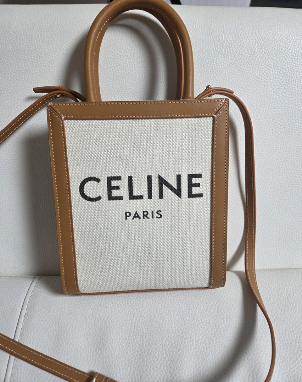 (새상품)셀린 트리옴프 캔버스 핸드백