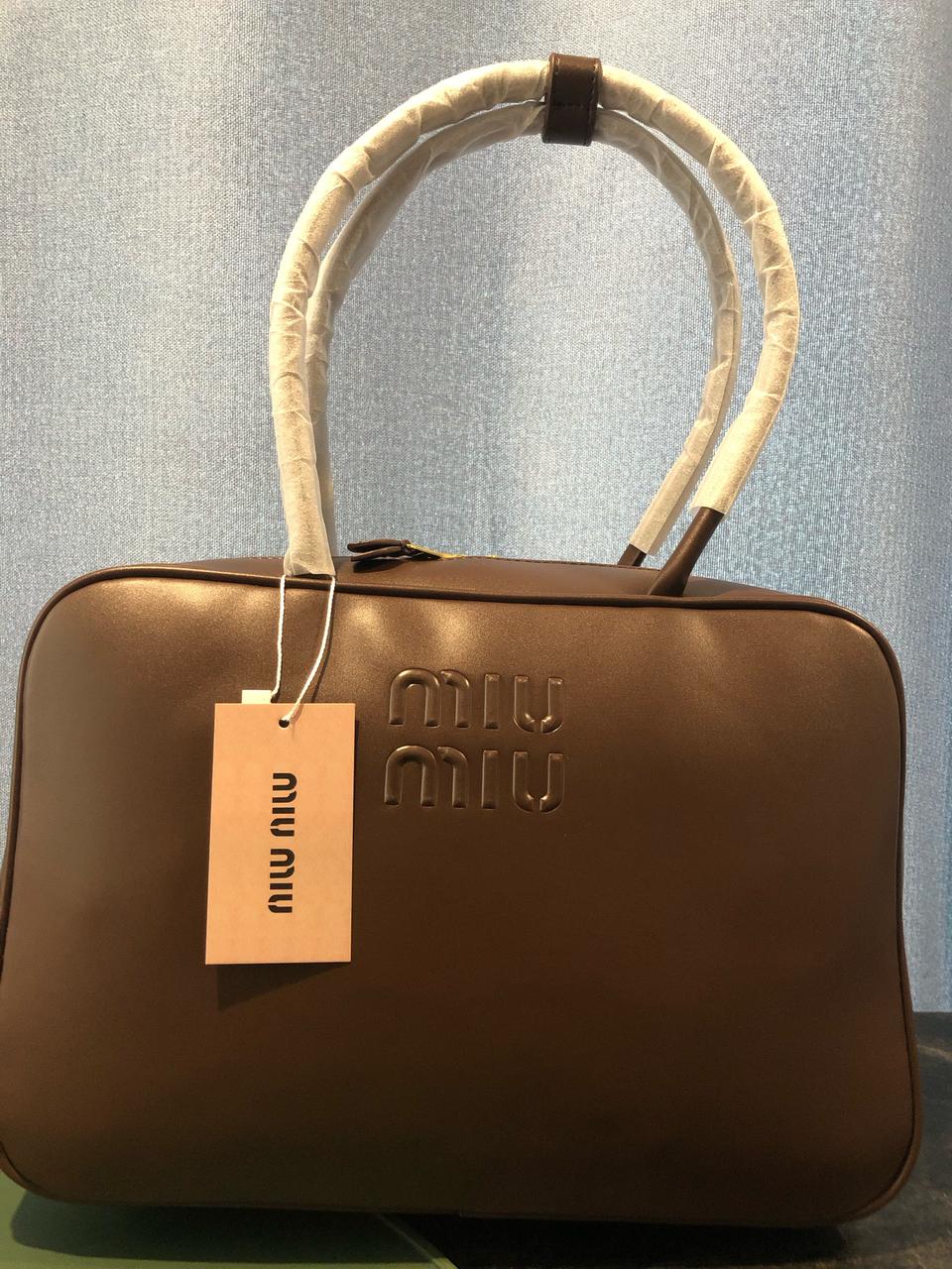 miumiu 가죽 보백