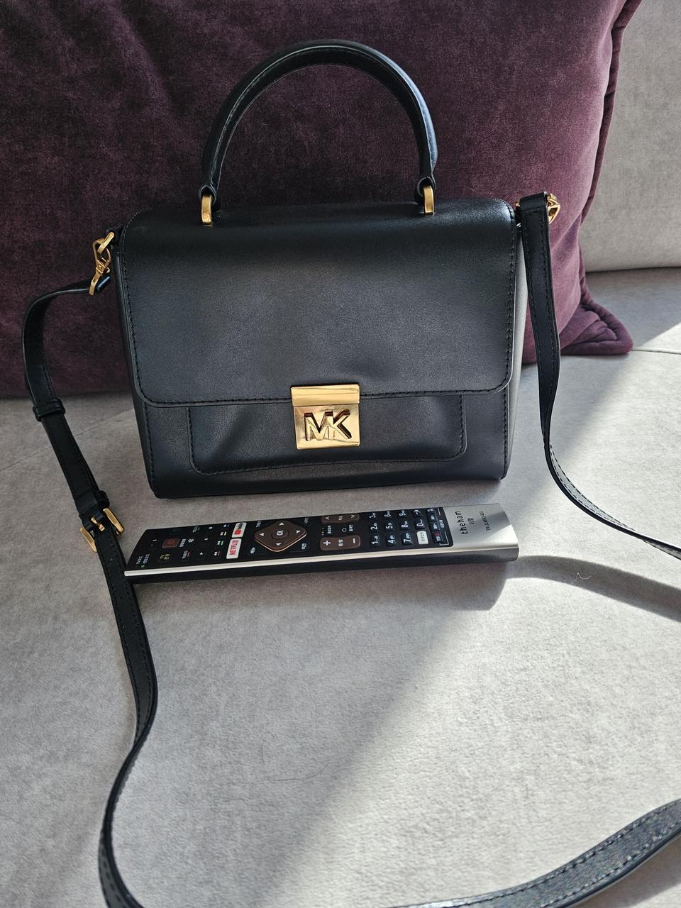 마이클코어스 크로스백