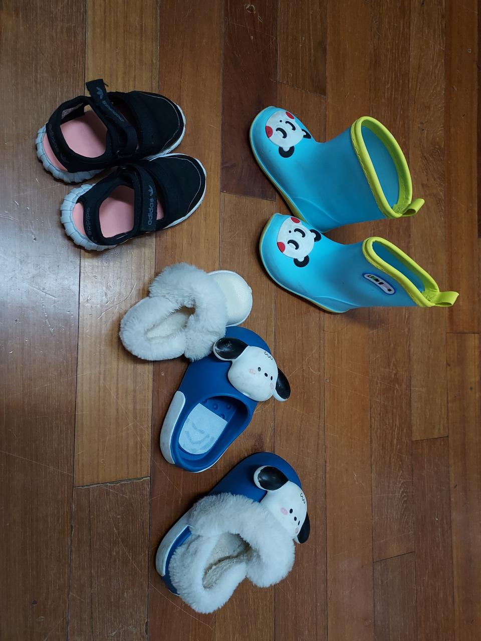 150장화,털신2켤레 125아디다스신발덤 10000원