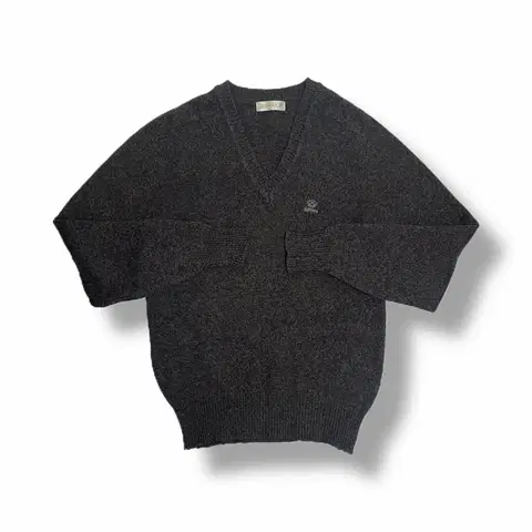 SUPERIOR 슈페리어 브이넥 니트