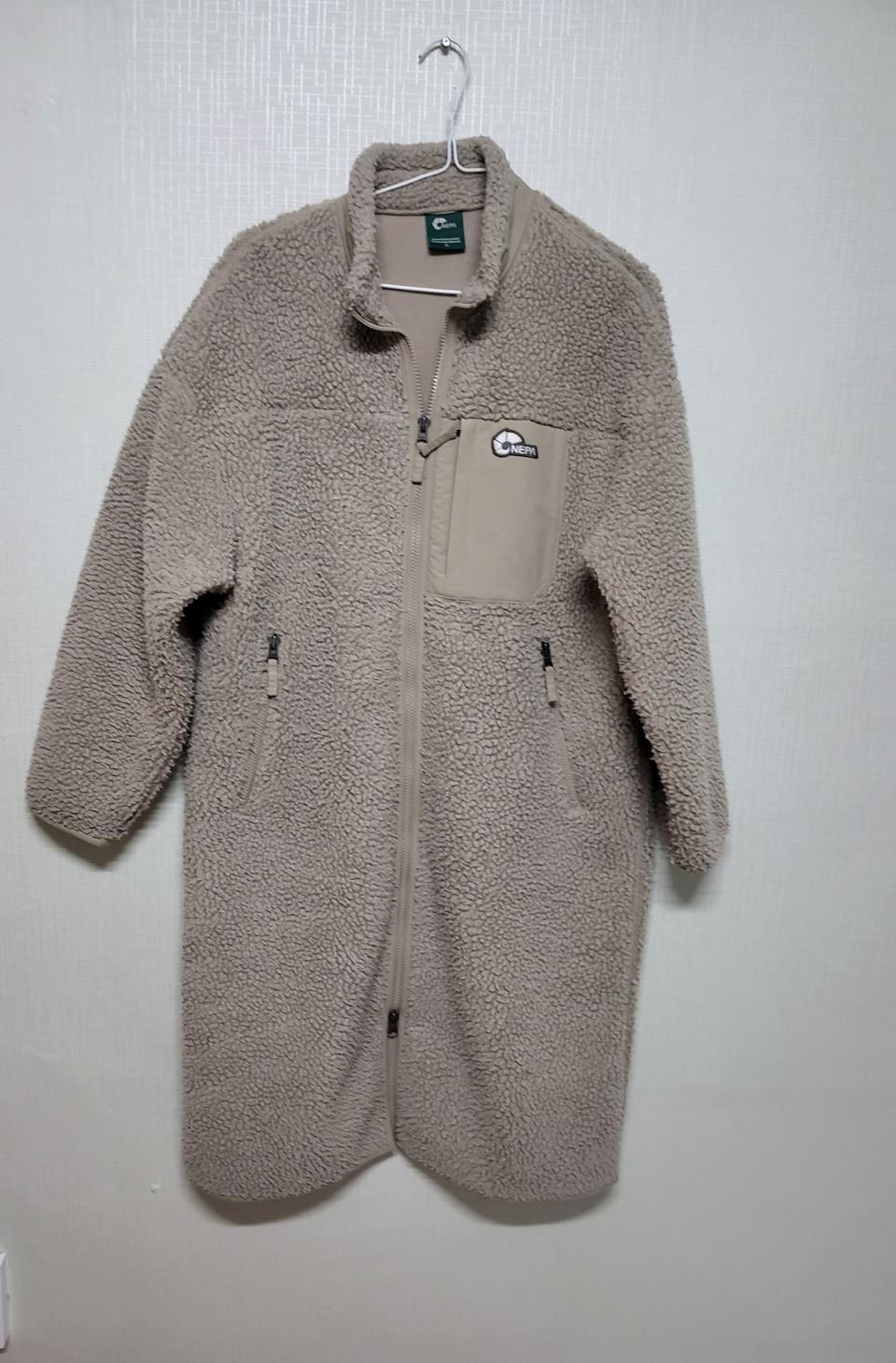 네파 뽀글이 롱 후리스 자켓95에서100정도.