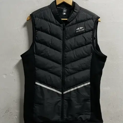 100 SCELIDO 기능성 스판 패딩조끼 정품