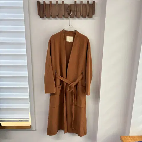 마쥬 벨티드 롱 핸드메이드 코트