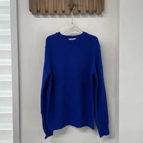 스튜디오톰보이 블루 니트