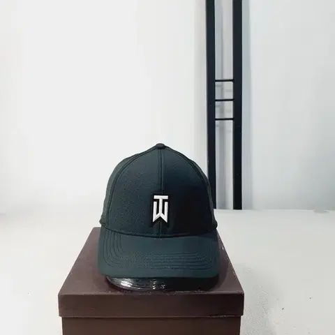 나이키 골프 타이거우즈 모자 헤리티지 에어로빌 볼캡 블랙