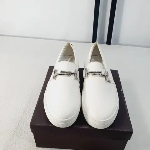 토즈 로퍼 슬립온 스니커즈 화이트 36.5