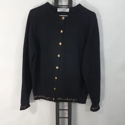 버버리 가디건 금장 버튼 울 라운드 니트 스웨터 블랙