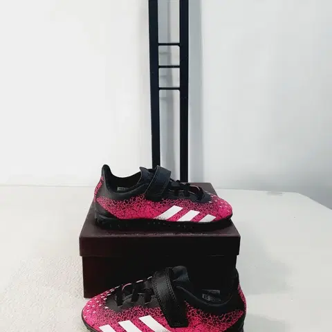 아디다스 키즈 축구화 프레더터 프릭 풋살화 195