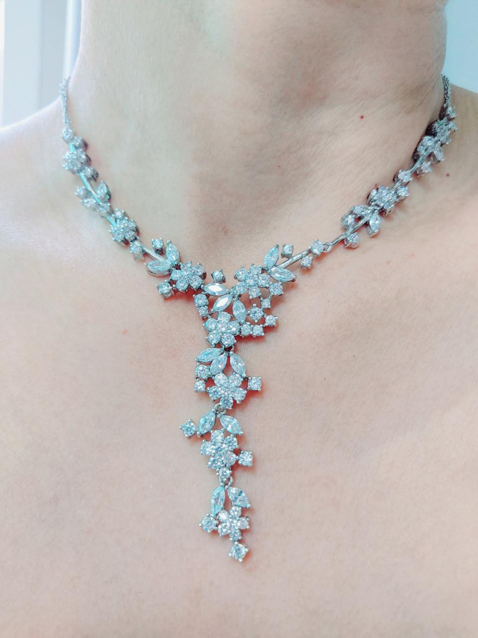 플라워 큐빅 목걸이입니다