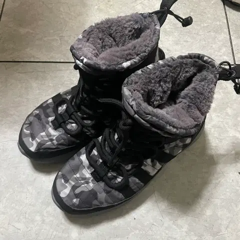 나이키 우먼스 로쉐 원 하이 방한부츠 240