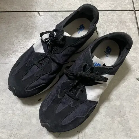 뉴발란스 327 블랙 여성 스니커즈 운동화신발 235