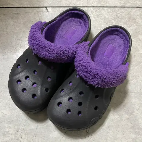 크록스 털 슬리퍼 m6 250