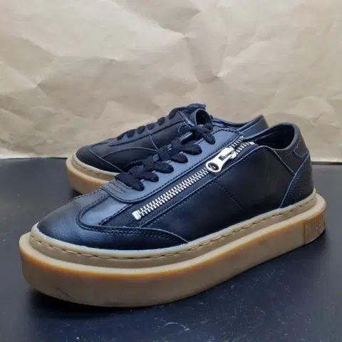 로맨틱크라운 여성스니커즈230