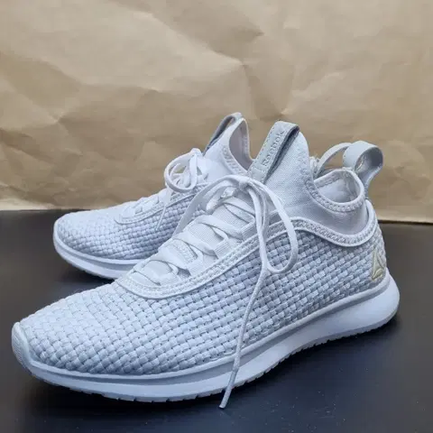 리복 플러스 여성런닝화. 운동화230