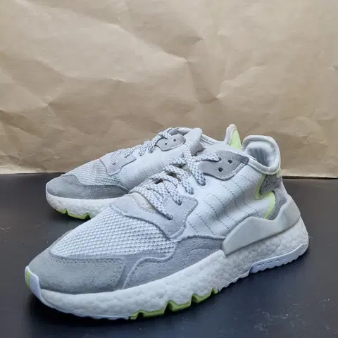 아디다스 나이트조거 여성운동화230