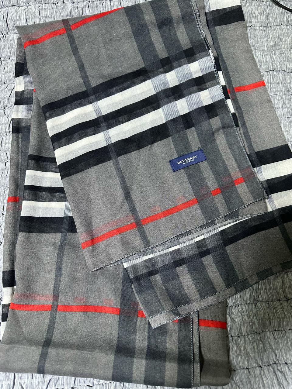 버버리 그레이 체크 머플러