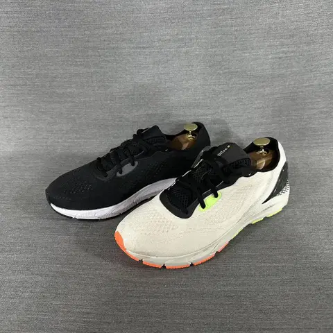 언더아머 소닉5 러닝화/남성(270mm)/s1247/상태최상