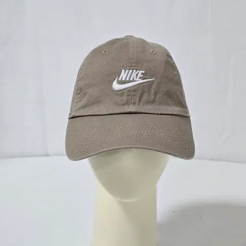 나이키 헤리티지86 베이지 자수로고 볼캡 모자 free. 1224