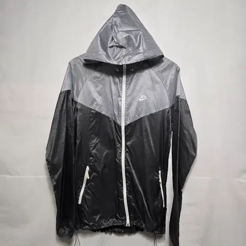 나이키 경량 후드 바람막이 자켓 블랙/그레이 남 95. 0119