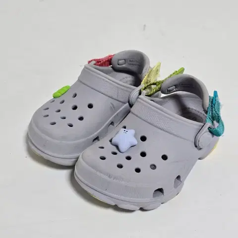 크록스 키즈 클래식 올터레인 클로그 그레이 샌들 c7 140.i