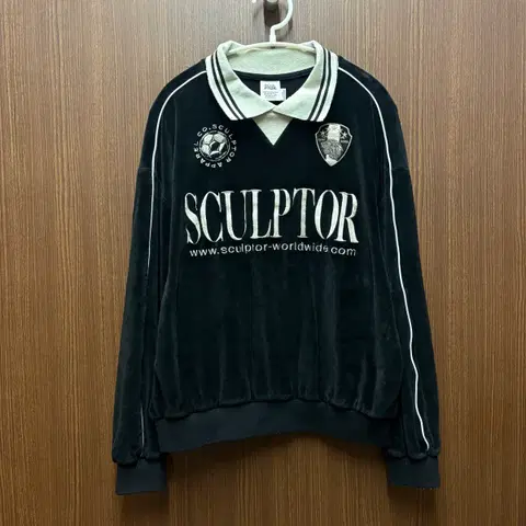 스컬프터 벨벳 카라 맨투맨 S