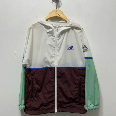뉴발란스 컬러블록 바람막이 자켓 키즈 130사이즈