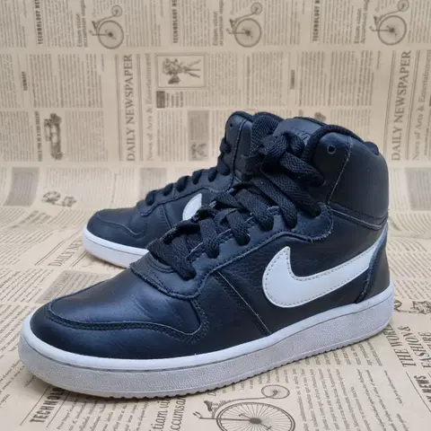 나이키 에버논 레더 미드225