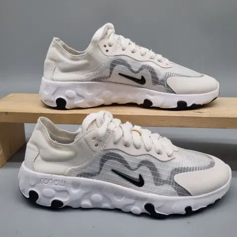 나이키 리뉴 루센트 여성운동화230