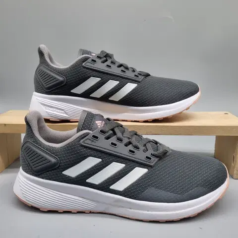 아디다스 듀라모9 운동화250