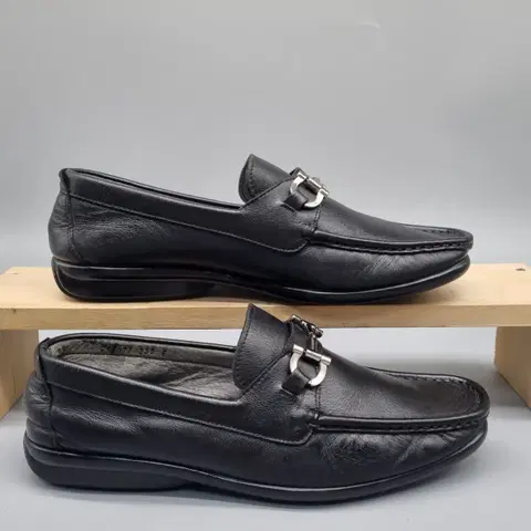 페라가모 레더 남성로퍼255