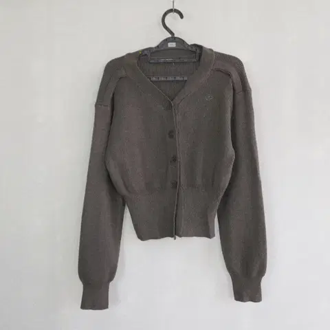 0553 어반드레스 브이넥 가디건