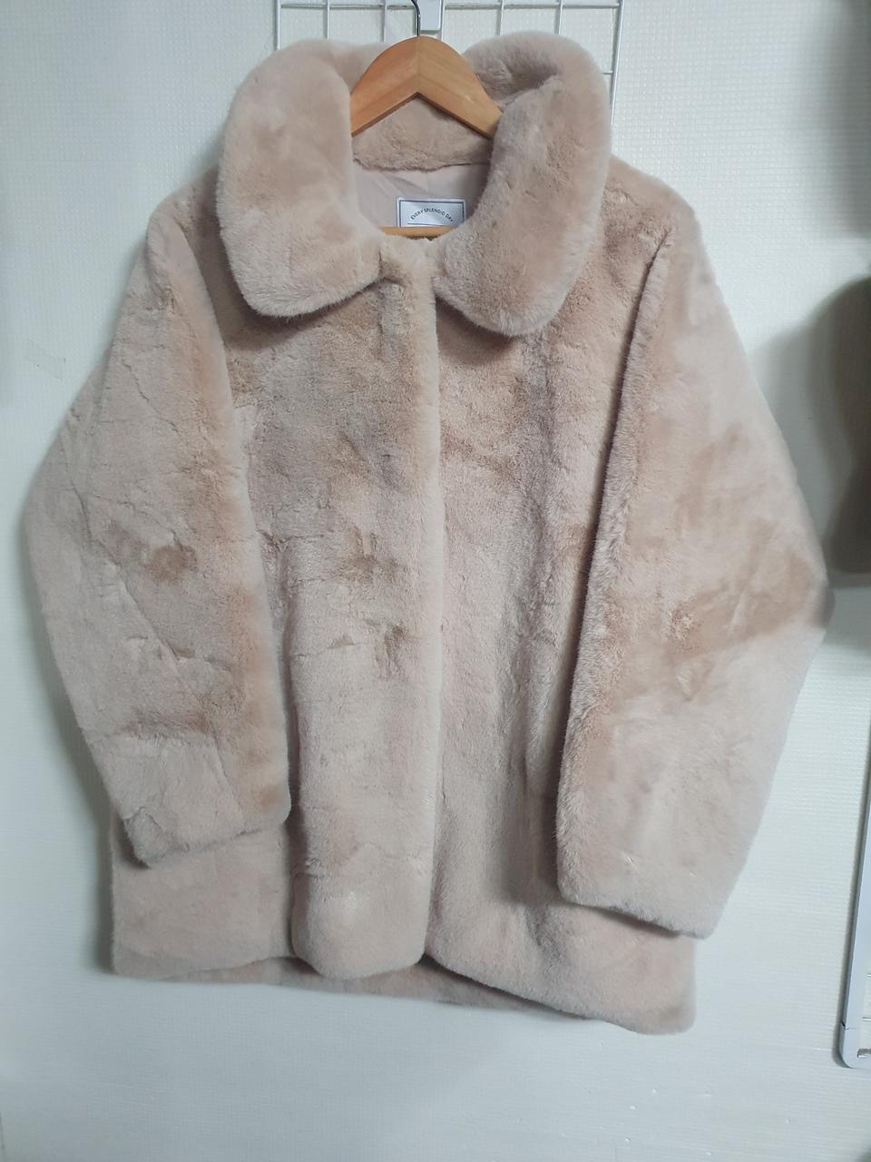 LOVE YOU MORE 퍼 자켓 77