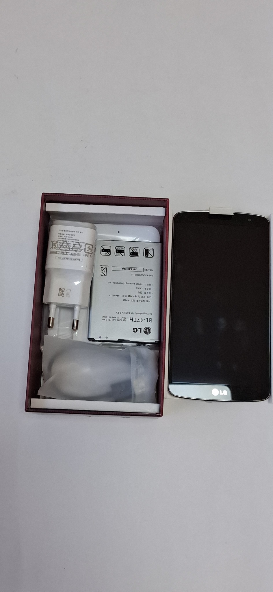 LG F-350S  < G~ PRO2 > 핸드폰 풀박스  상태A급.