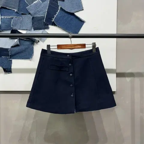(27인치) 자라 ZARA 여성 캐주얼 네이비 버튼 미니스커트 치마