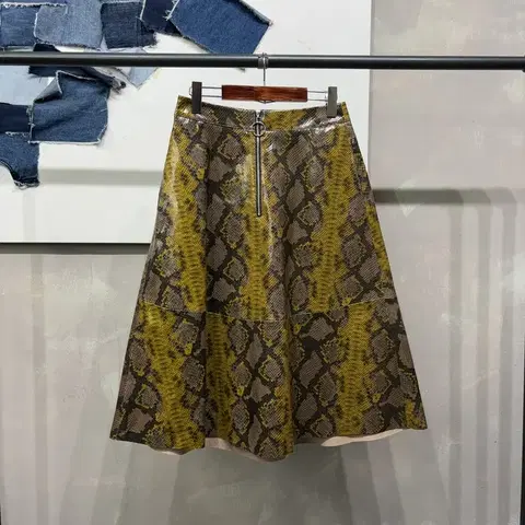 (26인치) 자라 ZARA 여성 뱀피 프린팅 A라인 스커트 치마