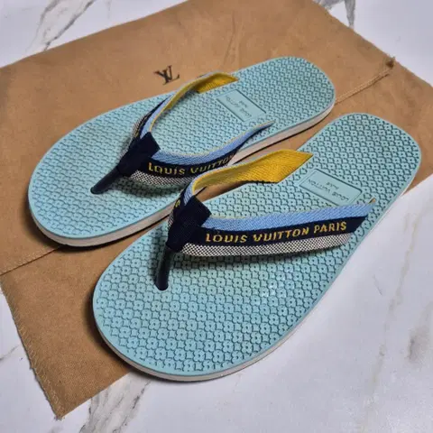 (정품) 루이비통 고무 플립플랍 샌들 36