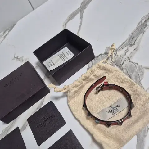 (정품) 발렌티노 락스터드 팔찌