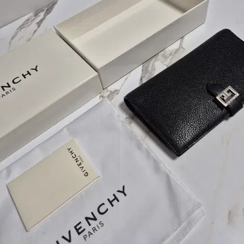 (정품) 지방시 GV3 블랙 장지갑