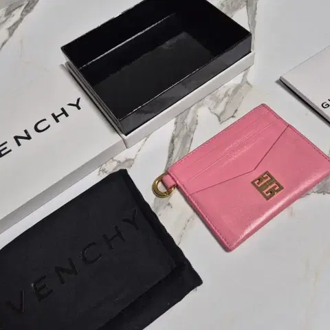 (정품)지방시 핑크색 레더 4G 카드지갑 홀더