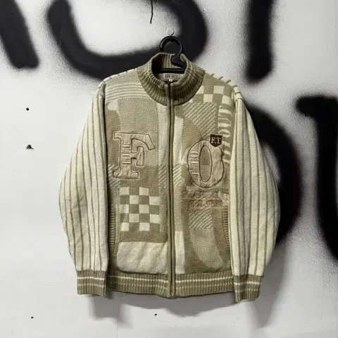VTG 빈티지 울 혼방 자수 디테일 니트 바시티 자켓