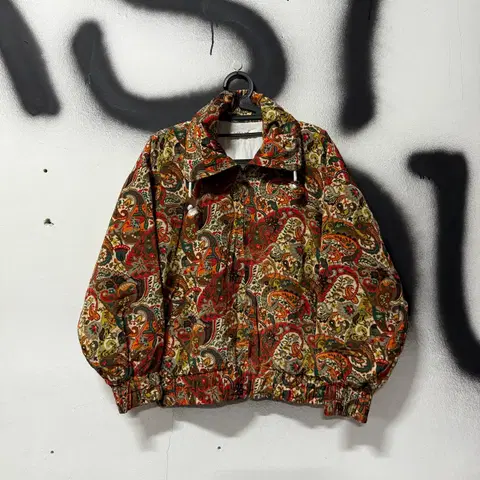 VTG 빈티지 페이즐리 자카드 패턴 하이넥 크롭 봄버 자켓