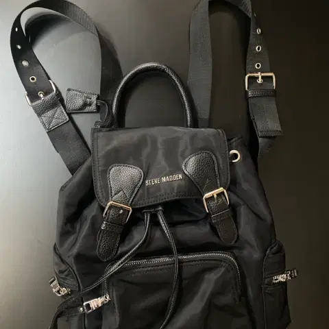 스티브매든 블랙 백팩